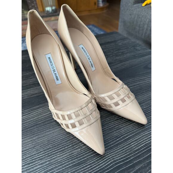 NWT Manolo Blahnik Nude Patent Leather Lattice-Style Cutout Stiletto Heels Sz.39 - Picture 2 of 12